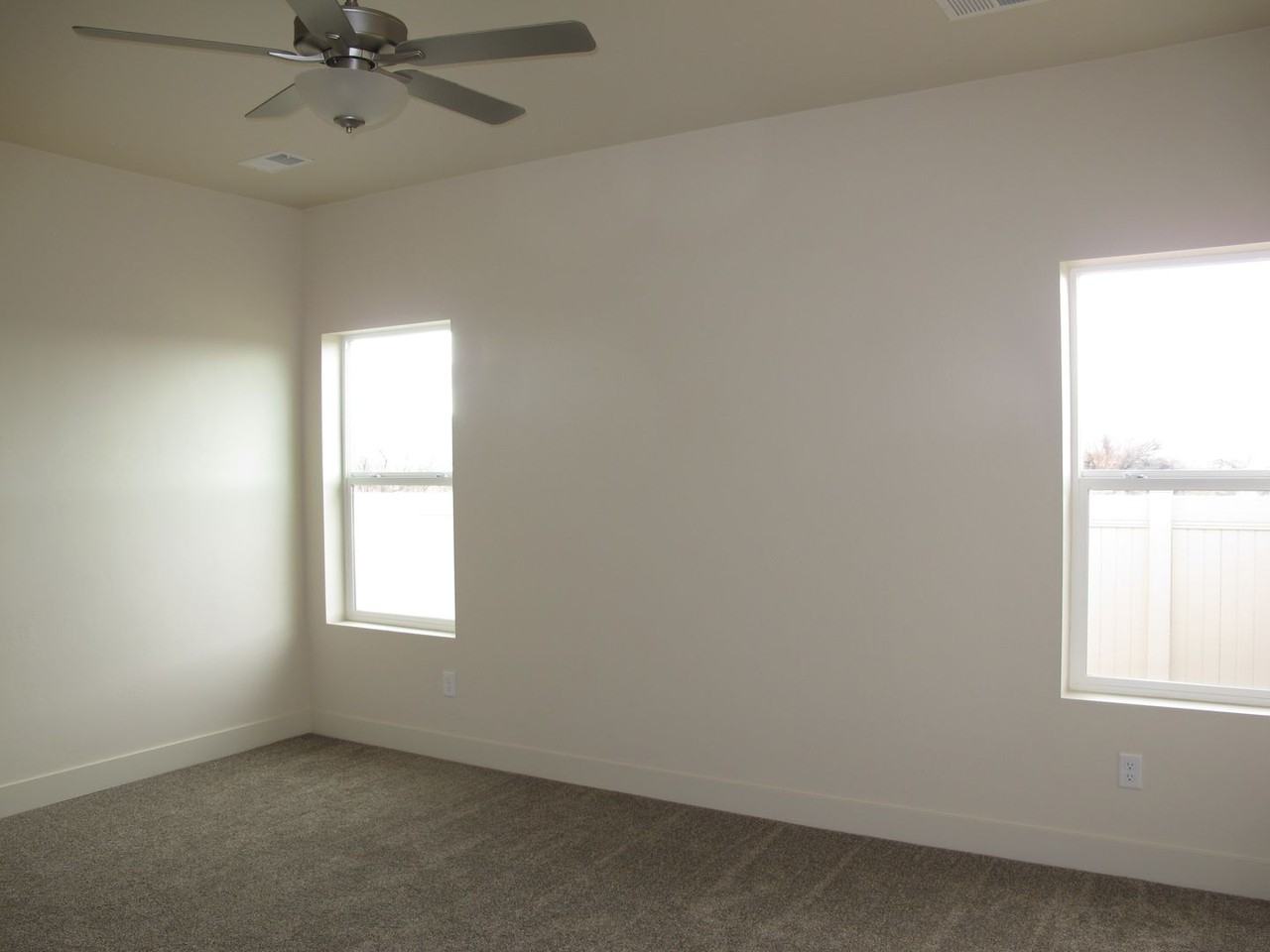 431 San Juan St - Photo 6 of 25