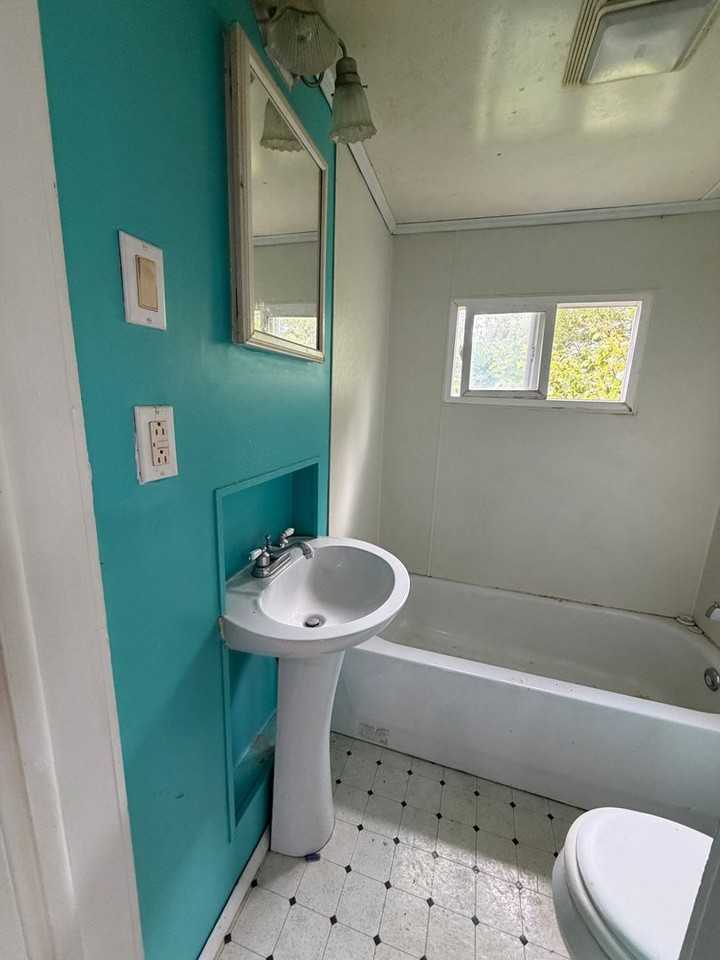31 Maple St - Photo 5 of 10