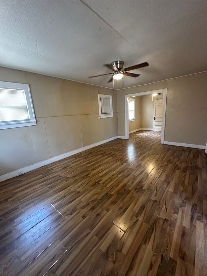 1112 S Hayden St - Photo 2 of 12