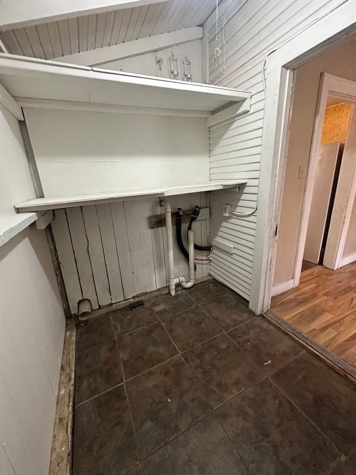 1112 S Hayden St - Photo 6 of 12