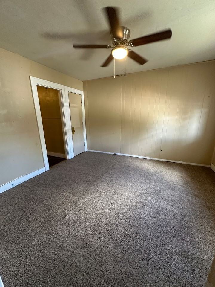 1112 S Hayden St - Photo 7 of 12