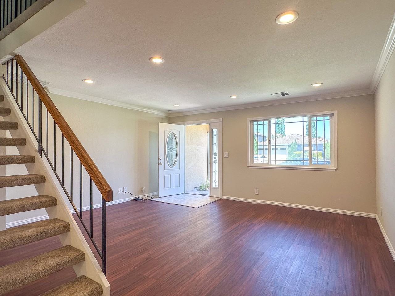 4577 Meadowhurst Ct - Photo 2 of 18