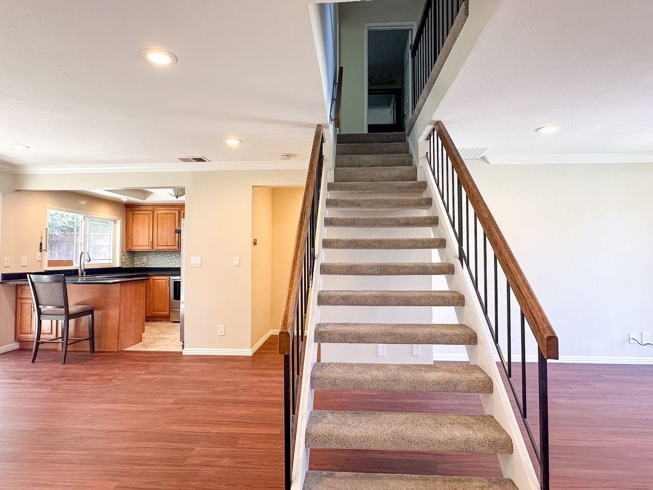 4577 Meadowhurst Ct - Photo 3 of 18