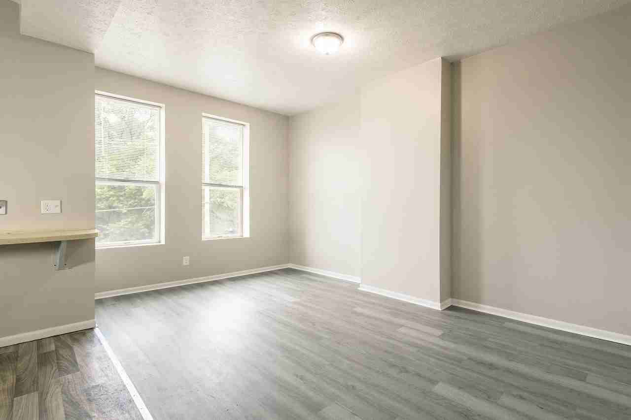 N 29th Street Apartments - Photo 6 of 14