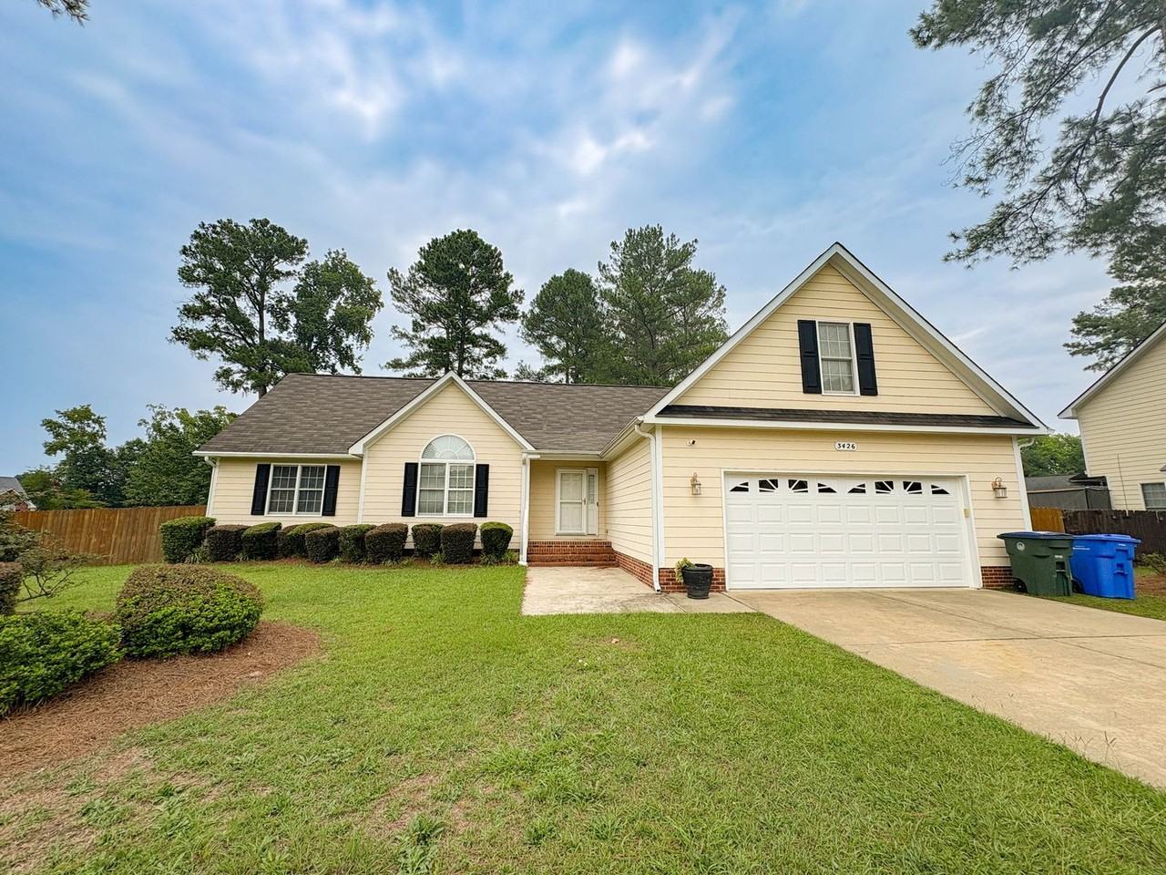 3426 Broomsgrove Dr - Photo 2 of 20