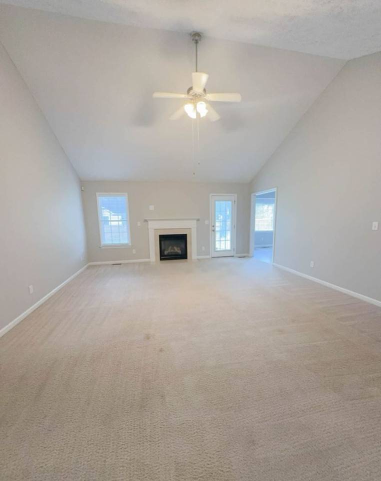 3426 Broomsgrove Dr - Photo 3 of 20
