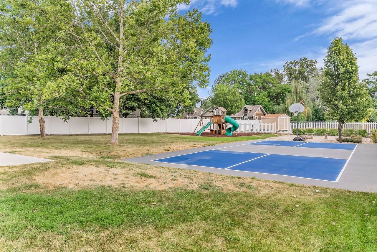 1429 Flint Meadow Dr - Photo 3 of 50
