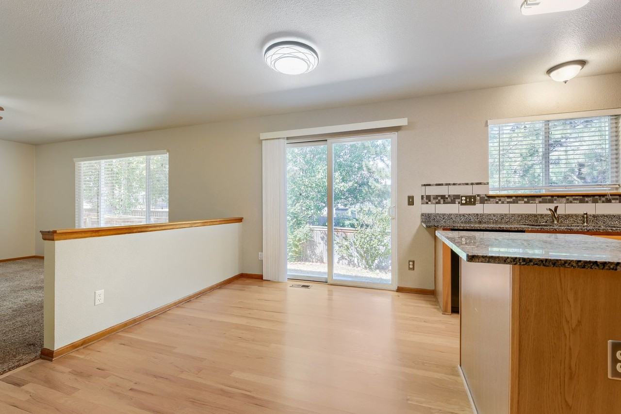 9635 Moss Rose Cir - Photo 5 of 12