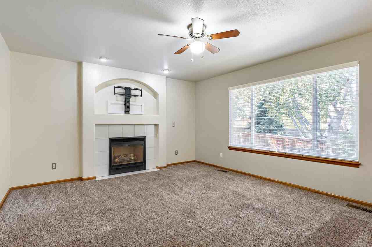 9635 Moss Rose Cir - Photo 6 of 12
