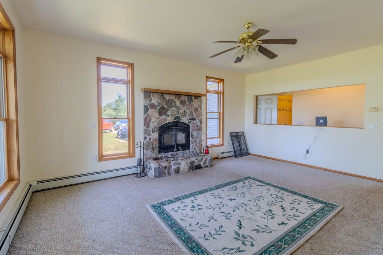 11225 S Leelanau Hwy - Photo 2 of 32