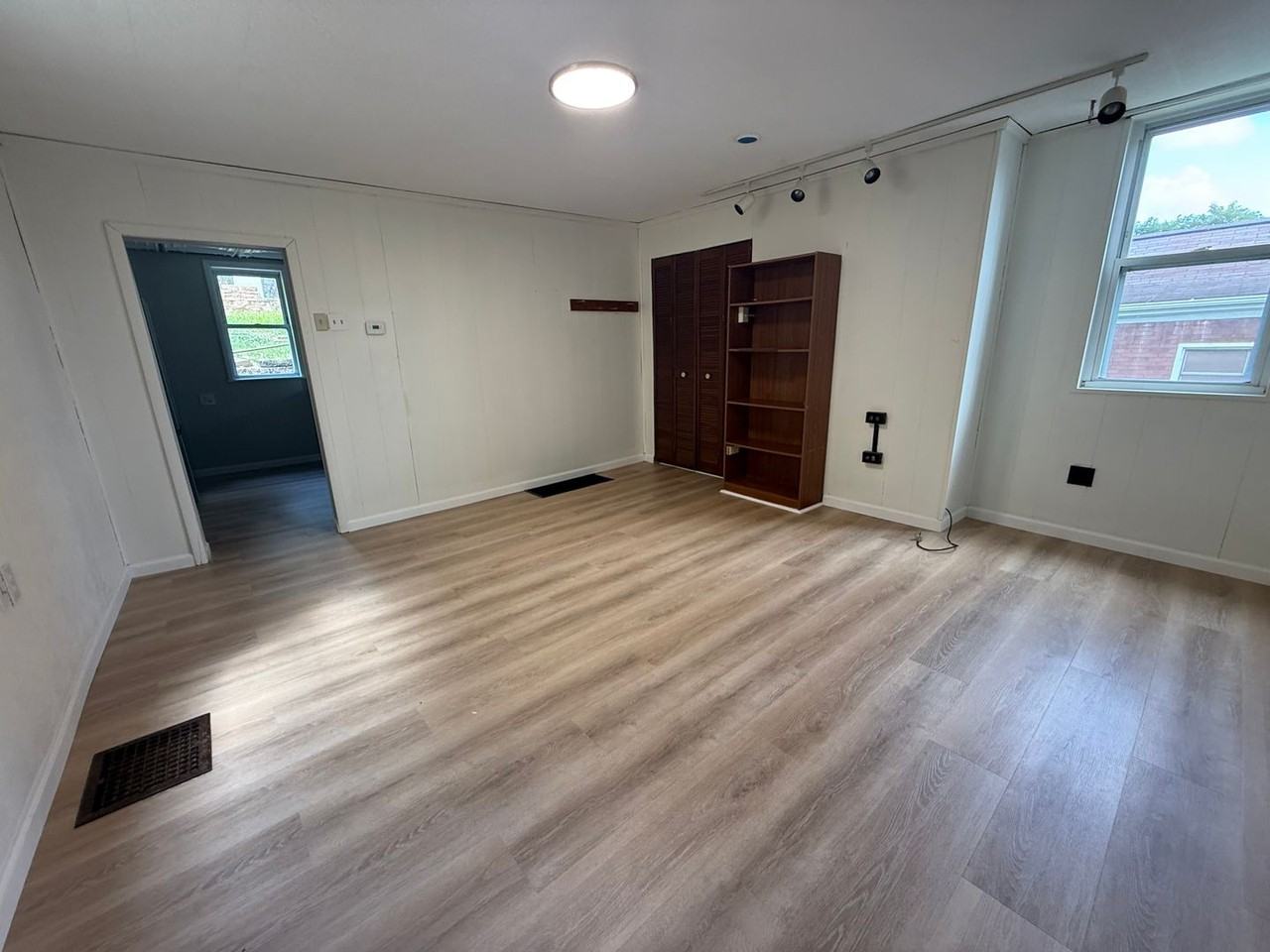 38 Bigelow St - Photo 5 of 16