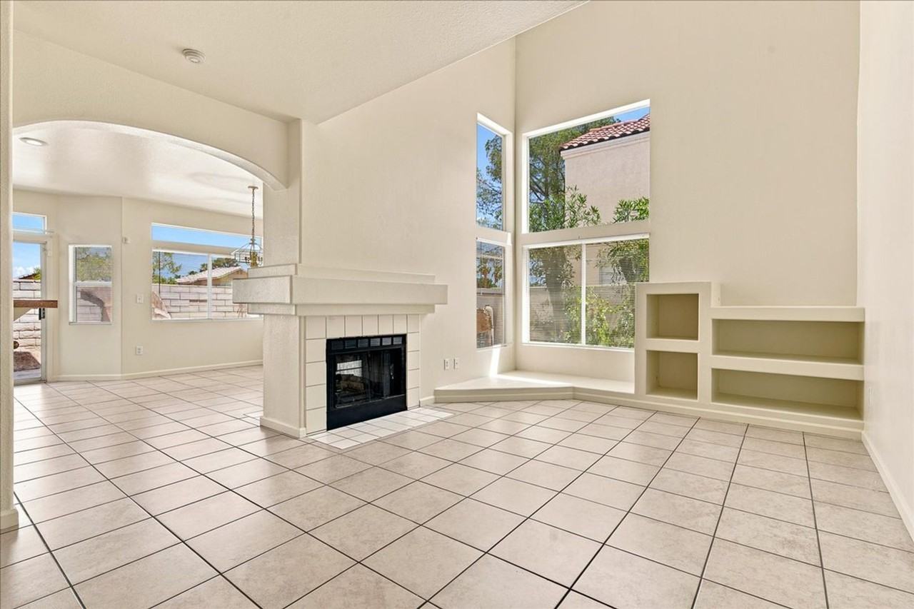 2576 Silver Shadow Dr - Photo 4 of 22