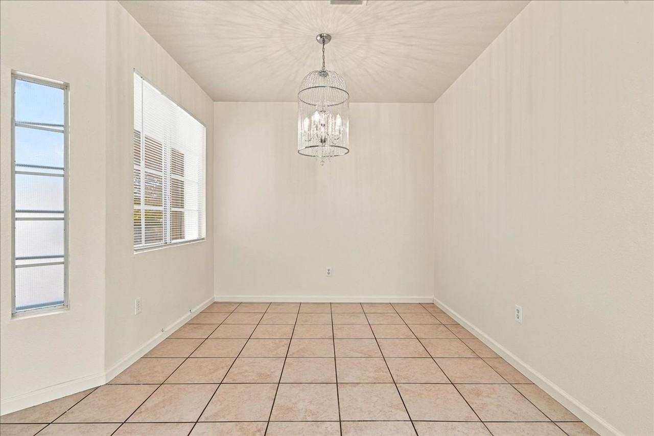 2576 Silver Shadow Dr - Photo 5 of 22