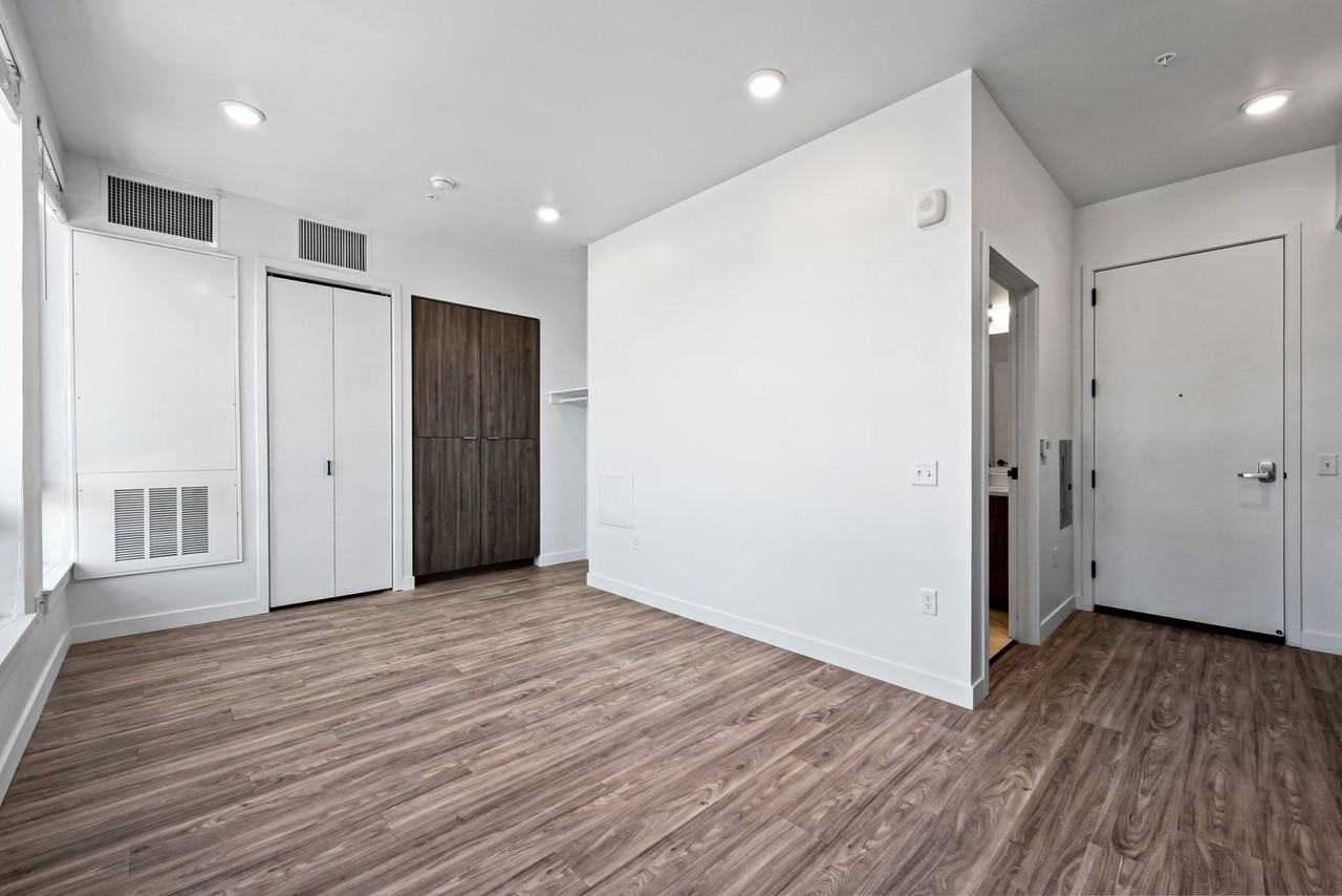 Carraway Apartments - Photo 6 of 44
