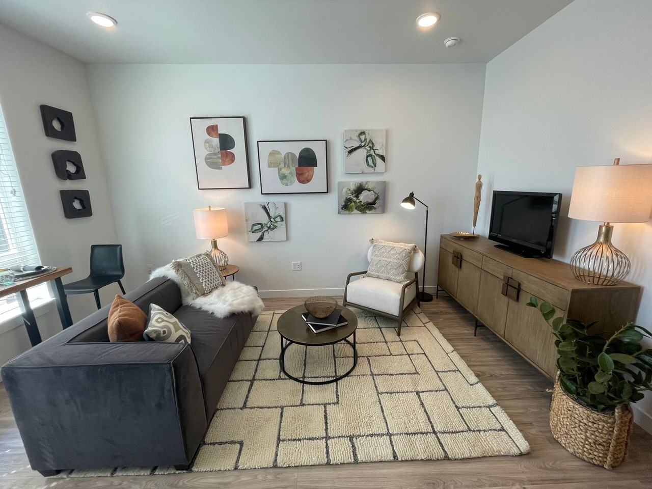 Carraway Apartments - Photo 2 of 15