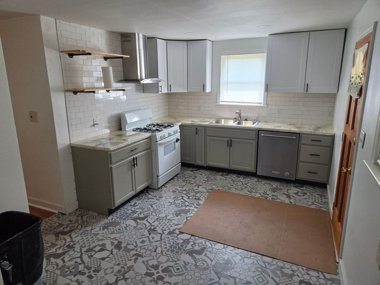 405 Stanton Rd - Photo 6 of 9