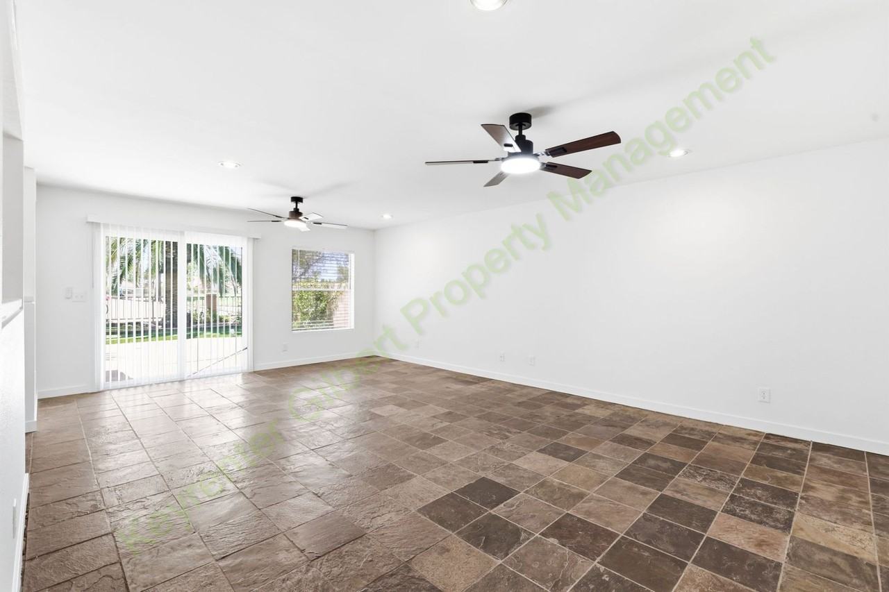 5435 E Elmwood St - Photo 7 of 42
