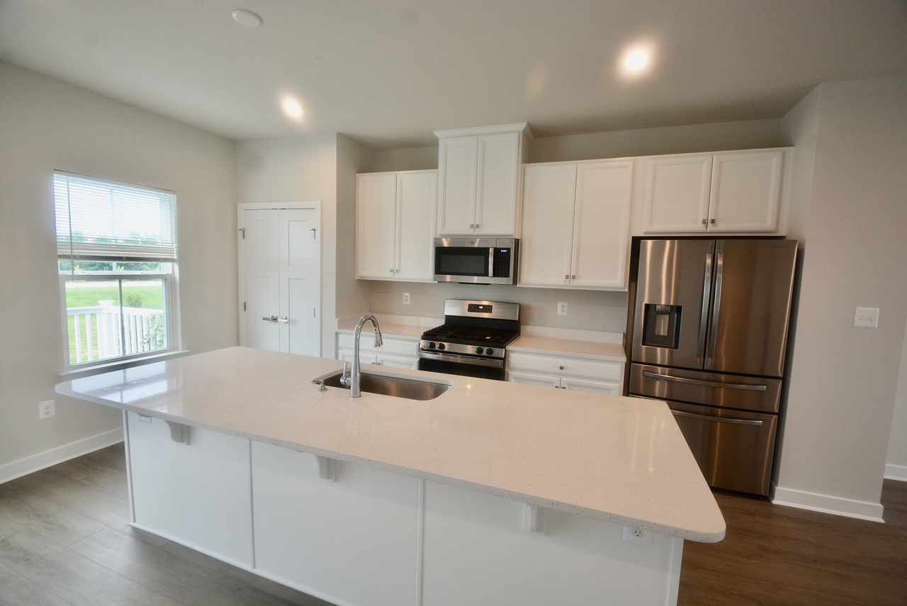 126 Fletcher Cir - Photo 4 of 26