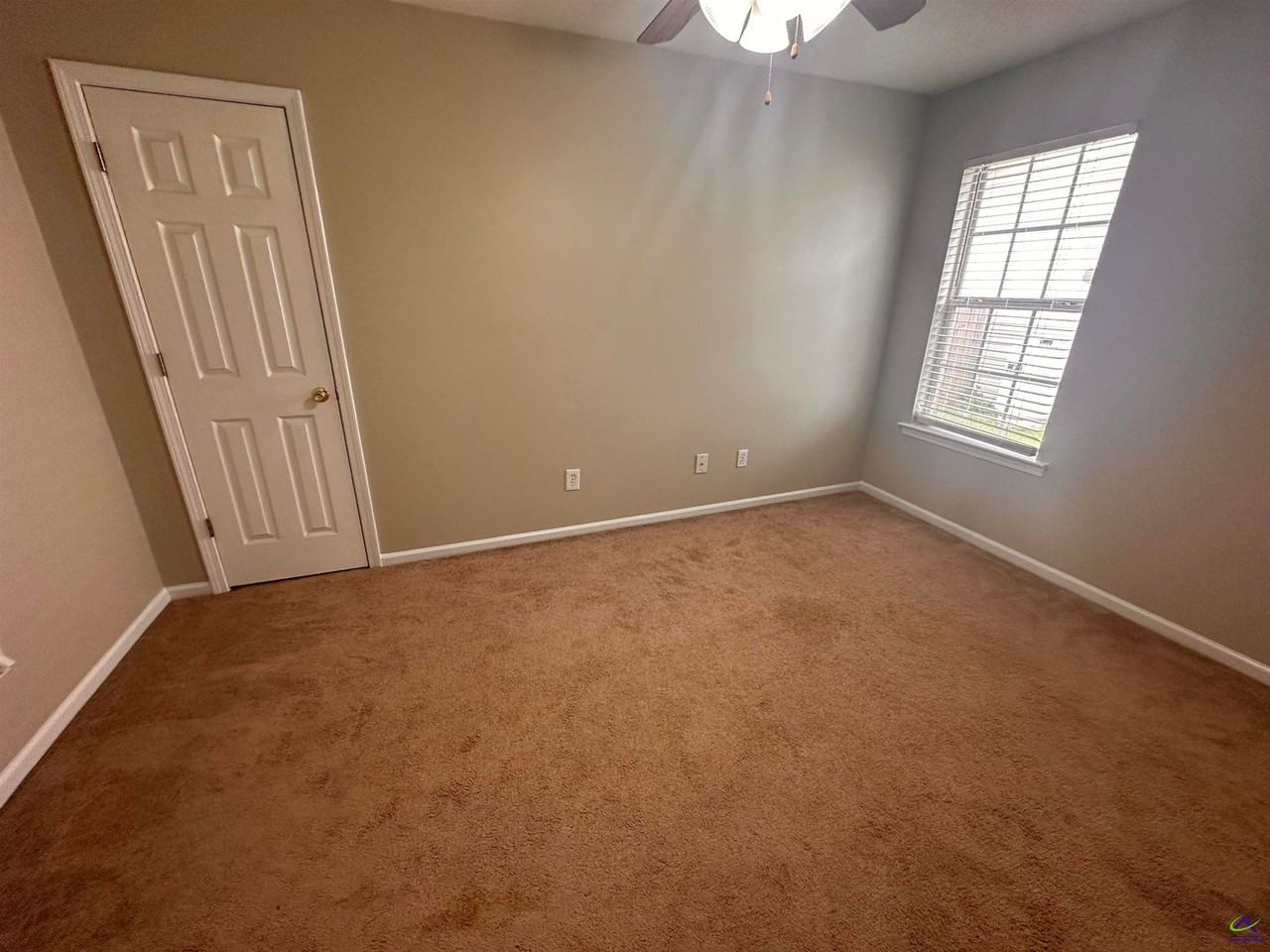 123 Larkspur Ln - Photo 5 of 20