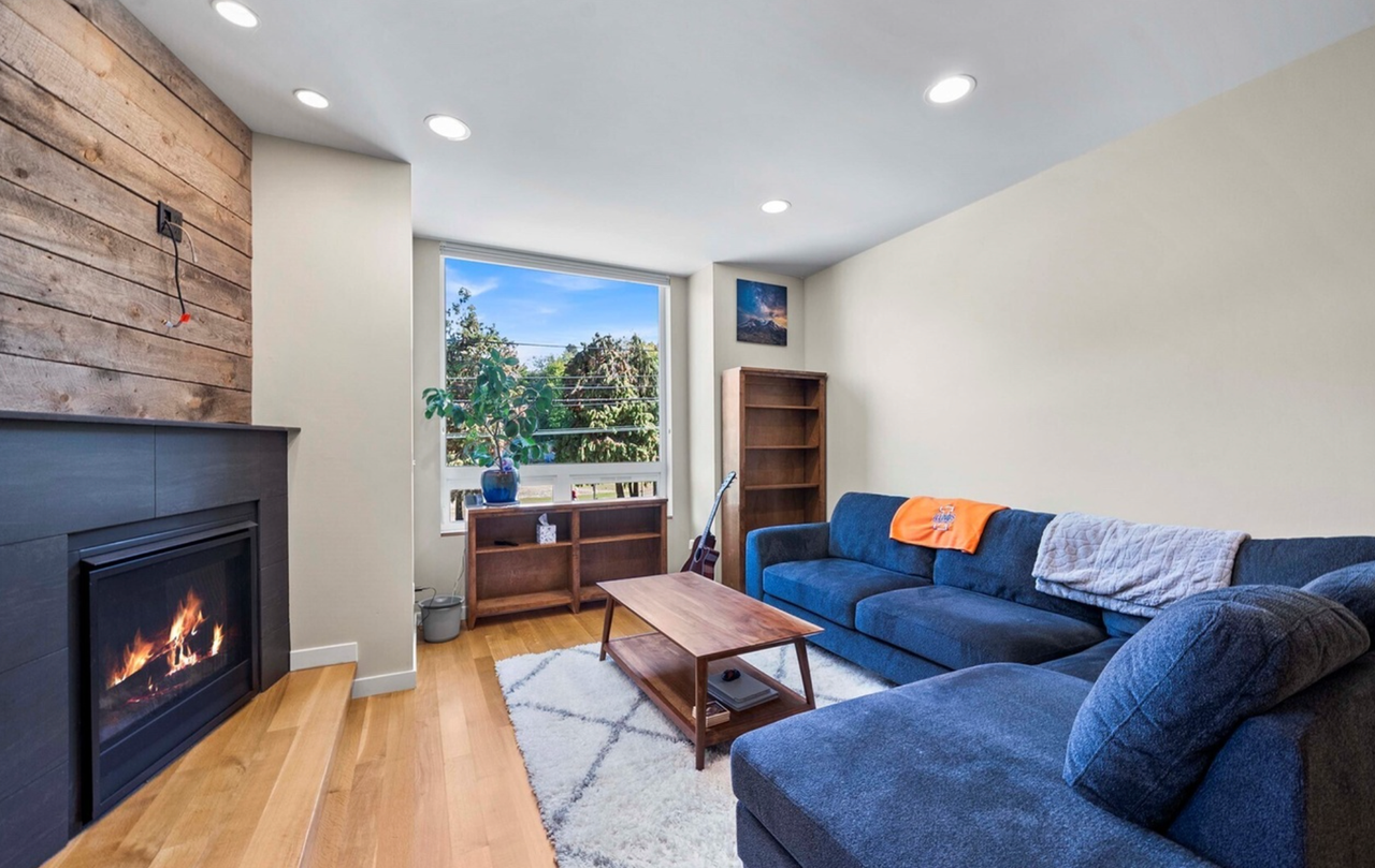 2833 3rd Ave W - Photo 4 of 22