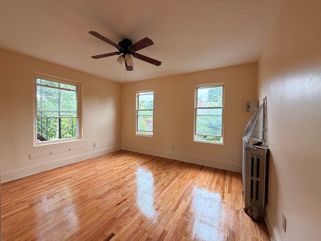 17 Grand St