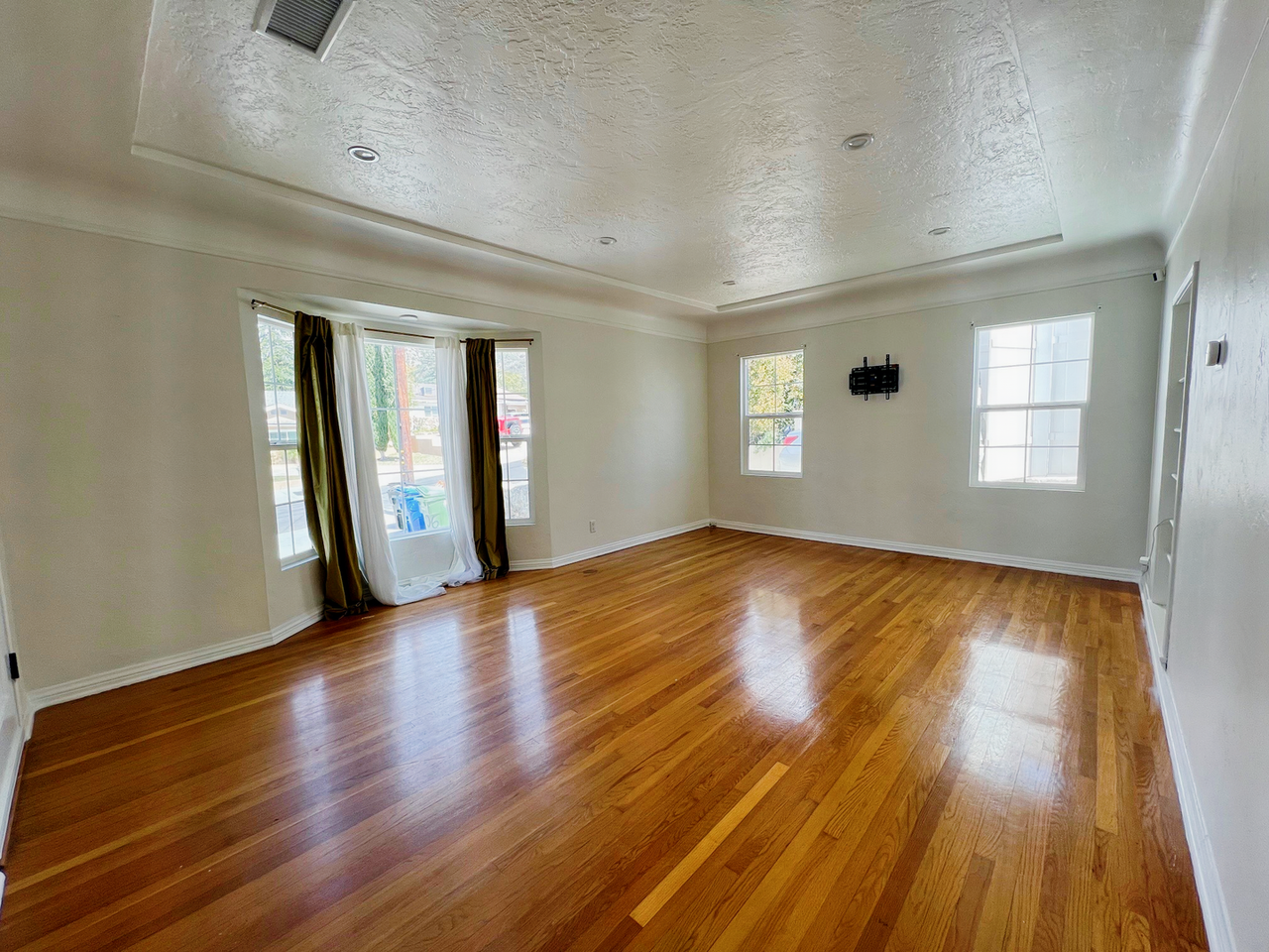 7110 Summitrose St - Photo 3 of 12