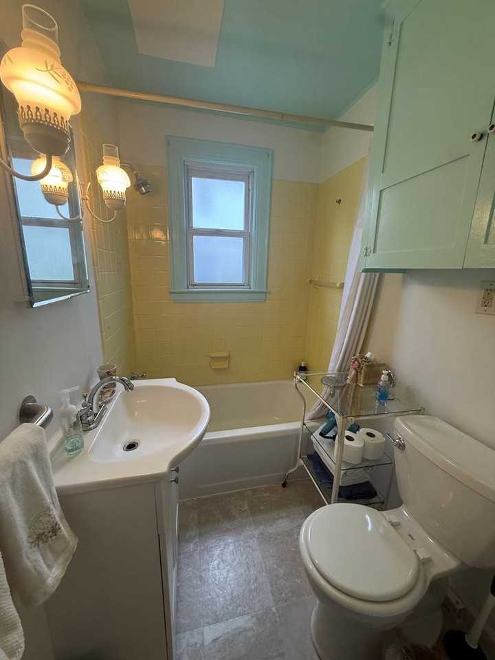 3714 Staunton Ave Se - Photo 4 of 10