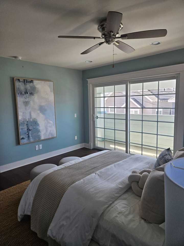 816 F Ave - Photo 3 of 46