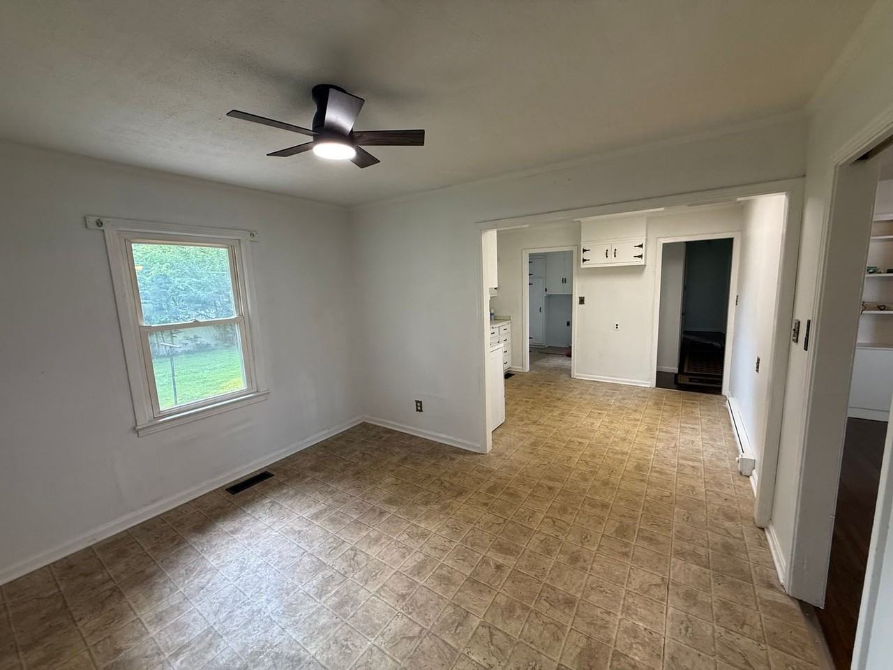 754 N Main St - Photo 6 of 16
