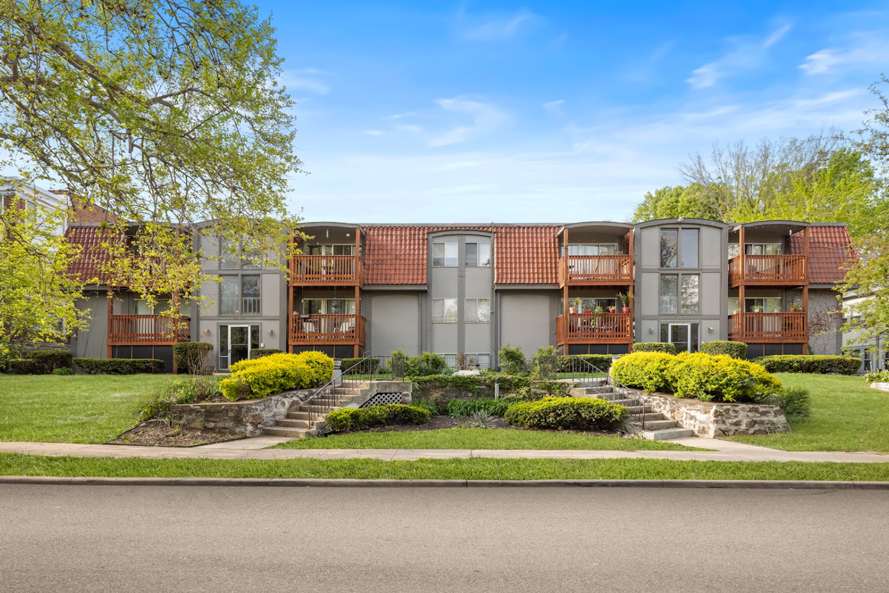 Seville Apartments - Photo 2 of 4