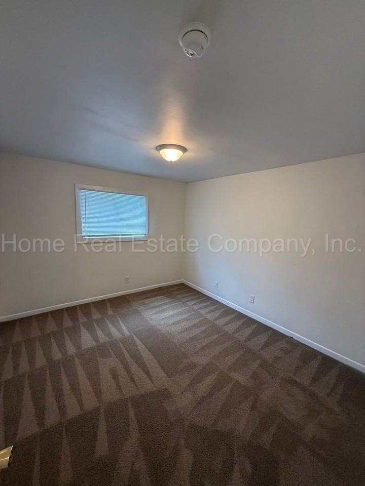 626 Mulberry St - Photo 2 of 6