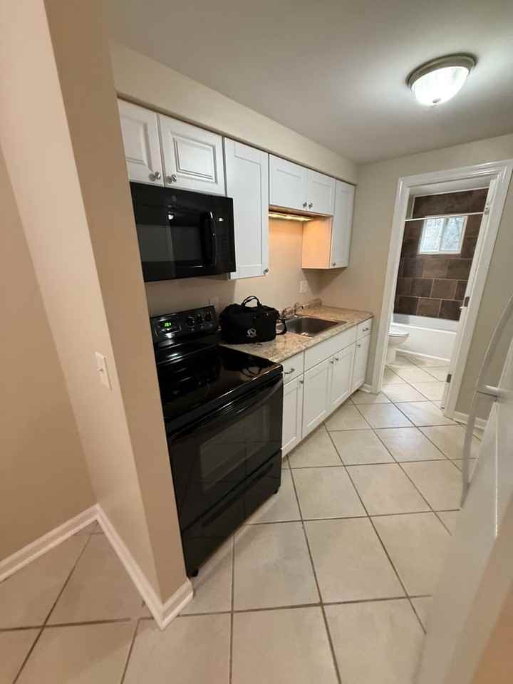 River Rock of Flushing Apartments - Photo 3 of 27