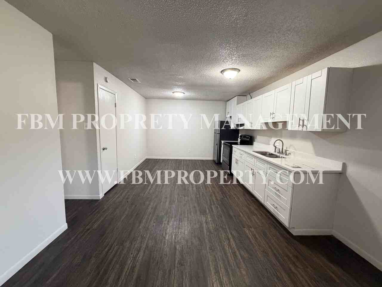 1020 Northwood Blvd #2 - Photo 4 of 12