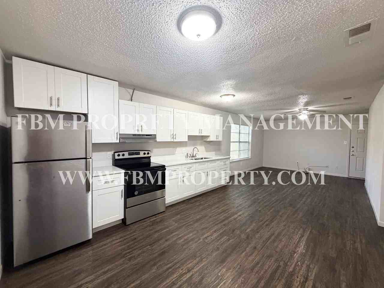 1020 Northwood Blvd #2 - Photo 6 of 12