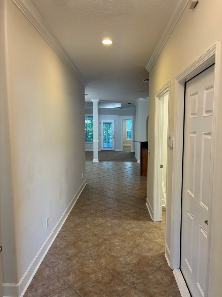 541 Eagle Blvd - Photo 3 of 14