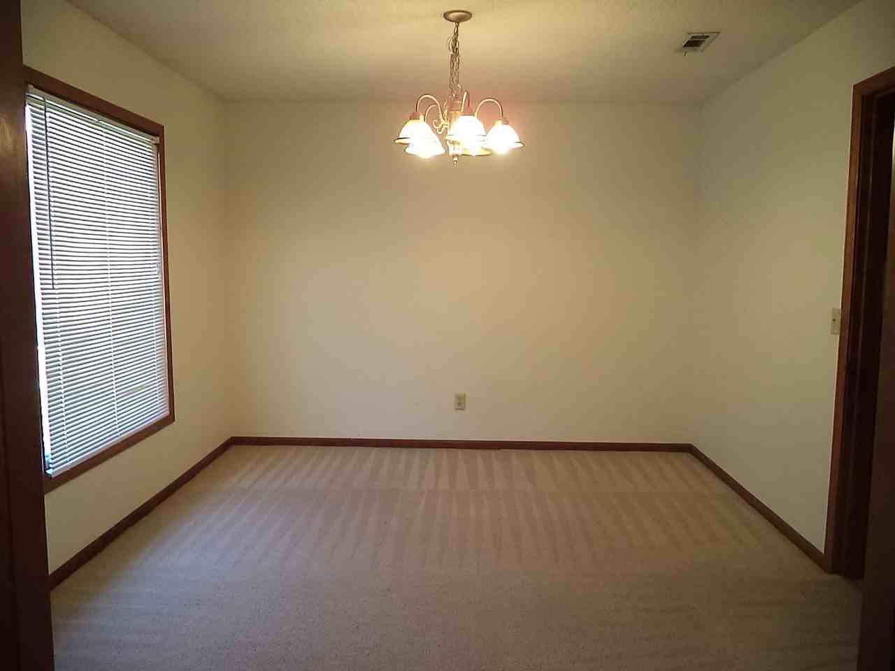 103 Kramer Ct - Photo 4 of 19