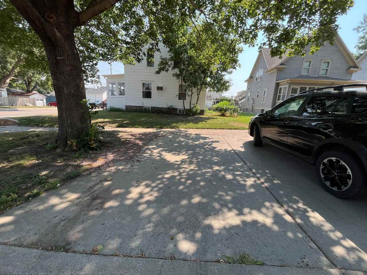403 E 14th St - Photo 2 of 19