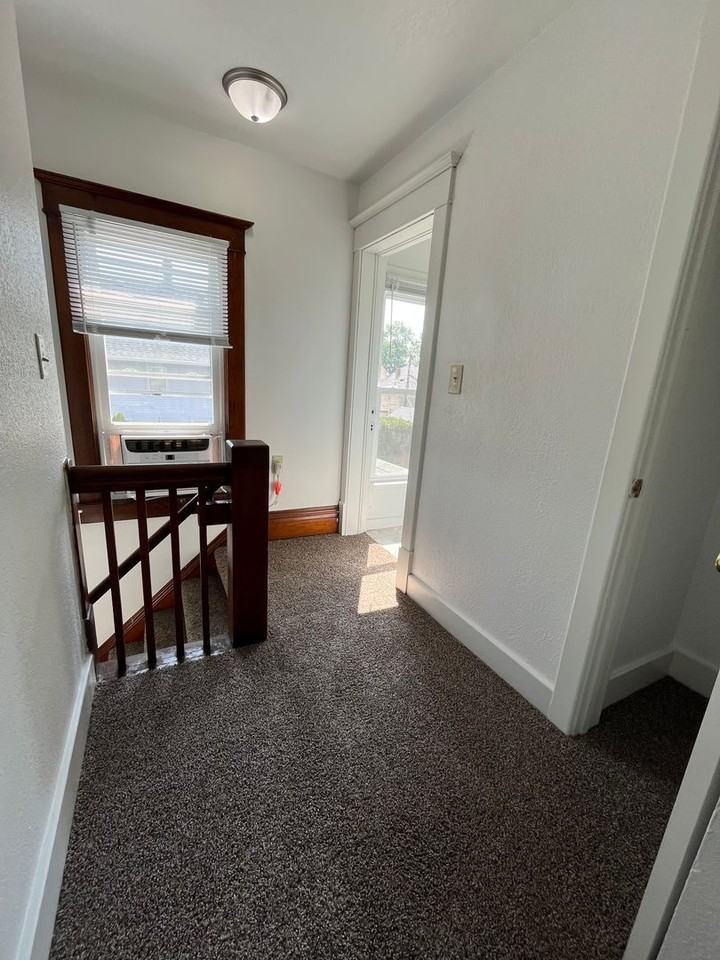 403 E 14th St - Photo 5 of 19