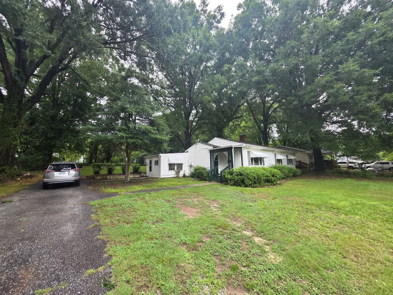 3317 Emory Dr - Photo 2 of 18