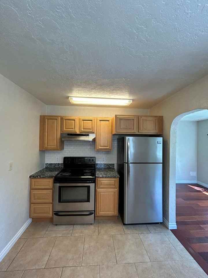 1247 10th Ave - Photo 6 of 18