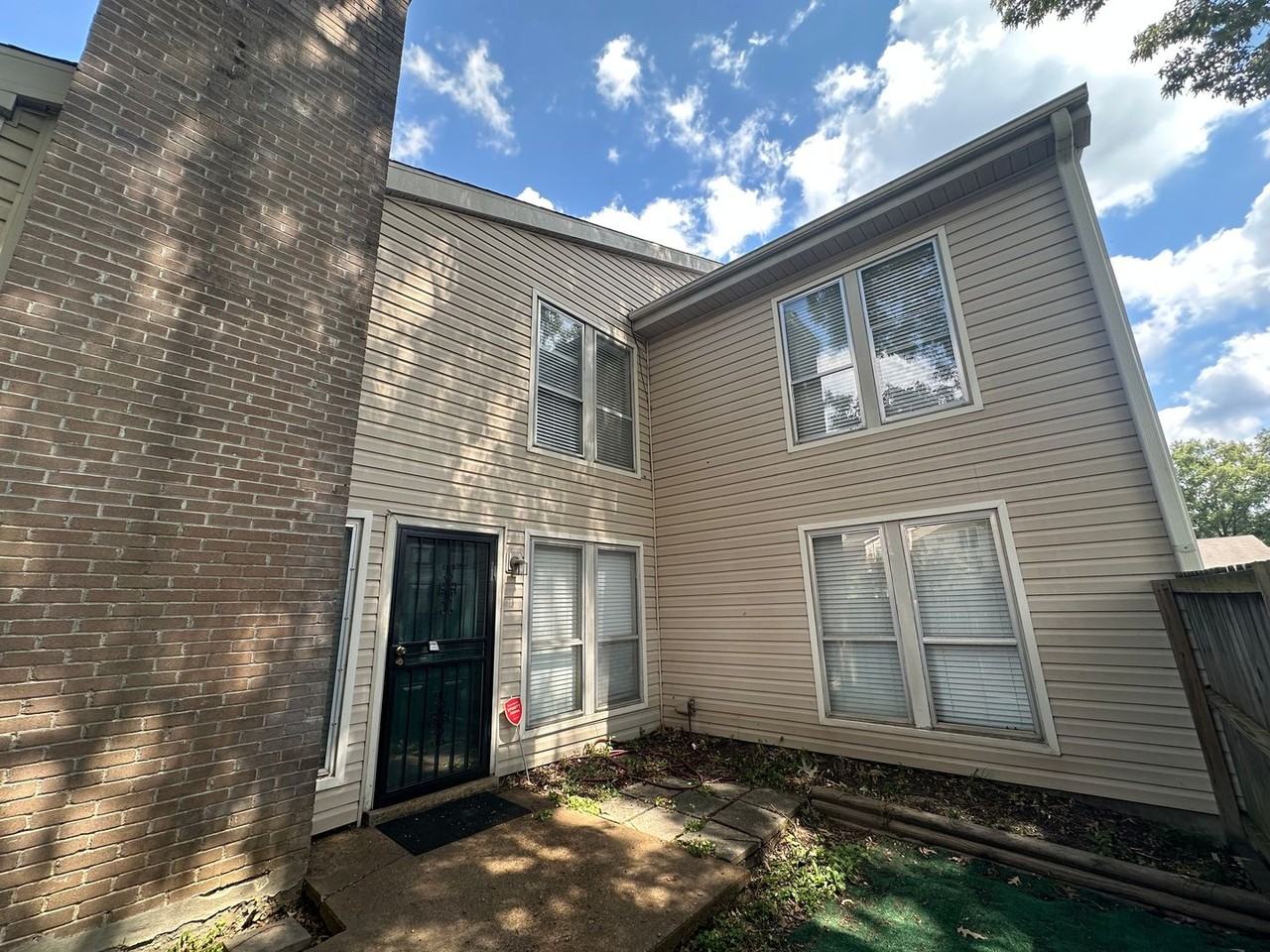 1705 Port Oak Pl - Photo 2 of 17