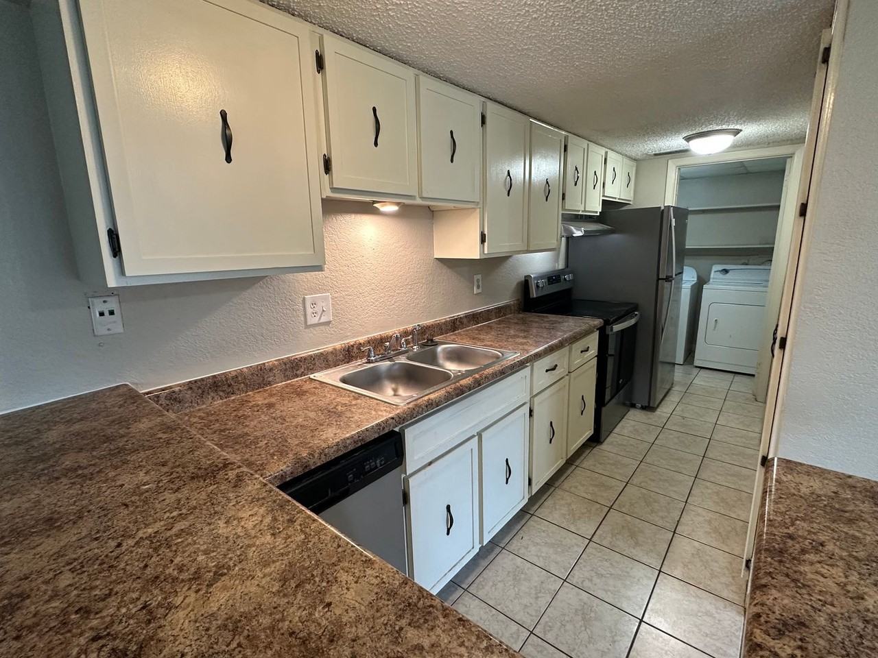 1705 Port Oak Pl - Photo 4 of 17