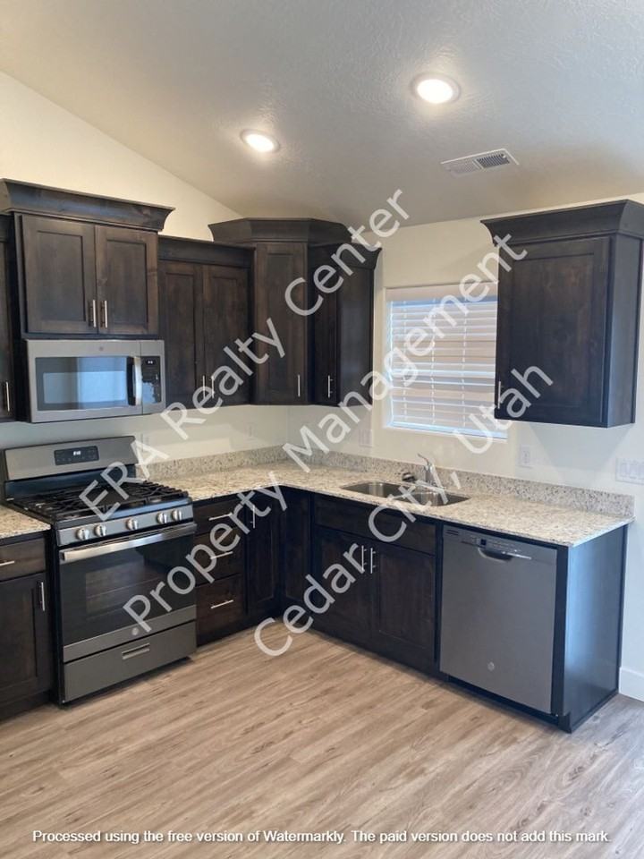 2334 N 450 W - Photo 4 of 18