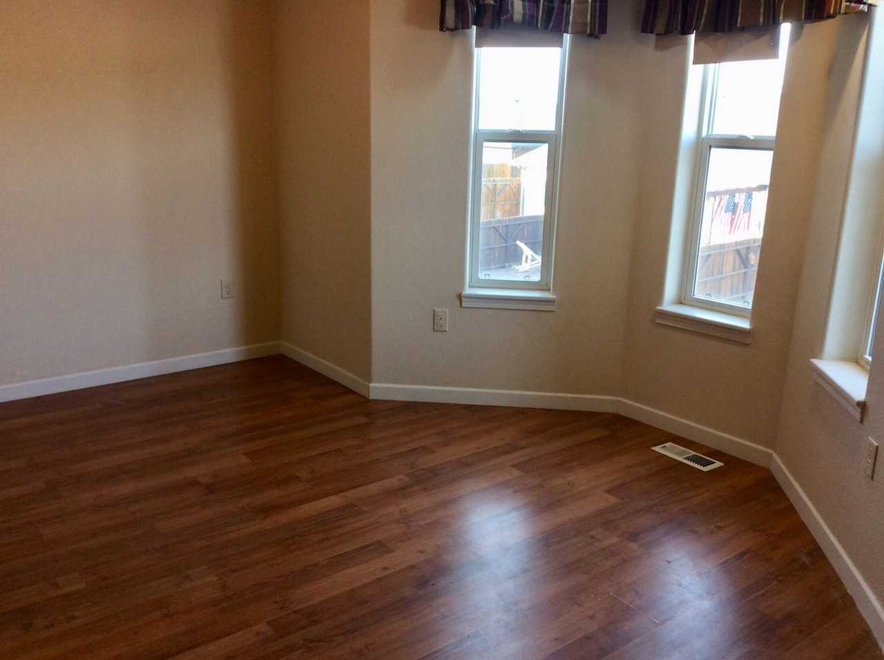 2220 1st St W - Photo 4 of 10