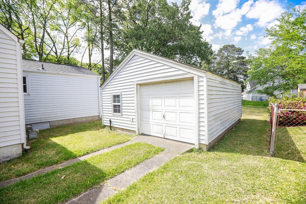 209 Pennington Blvd - Photo 2 of 20