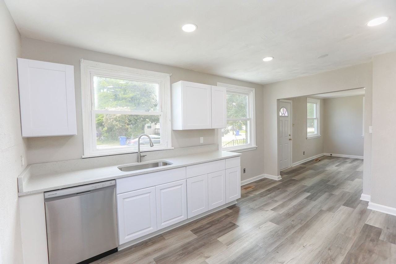209 Pennington Blvd - Photo 4 of 20