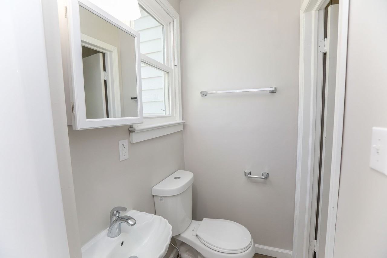 209 Pennington Blvd - Photo 6 of 20