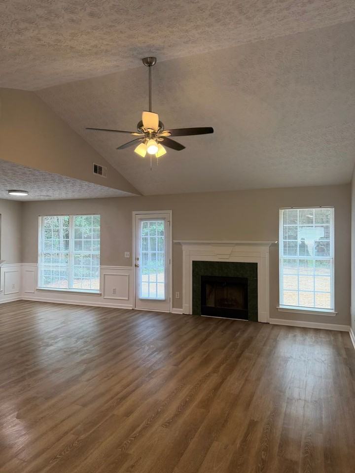60 Mandy Ln - Photo 4 of 15