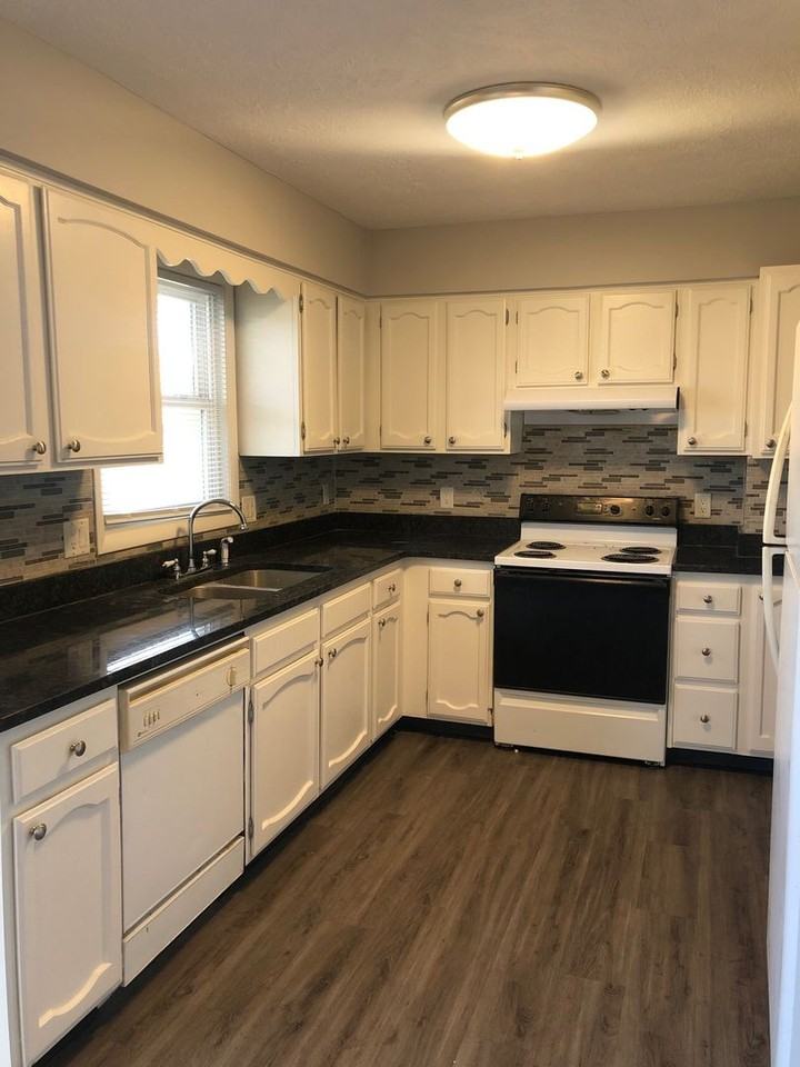 12730 Larimore Ave - Photo 4 of 22