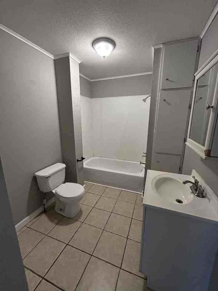 706 W Kansas St - Photo 6 of 11